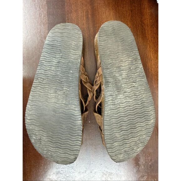 WHITE MOUNTAIN Footbeds Leather Strappy Sandals - Picture 2 of 6